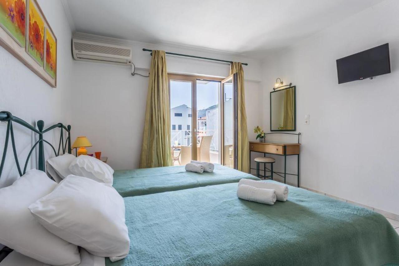 Ritsa Studios Skiathos-stad Buitenkant foto