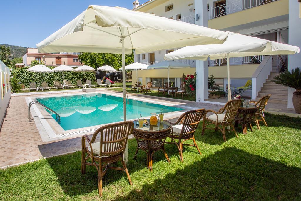Ritsa Studios Skiathos-stad Buitenkant foto